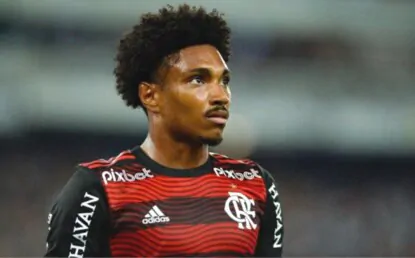 Ganha tudo isso! Assunto no São Paulo, salário de Vitinho no Flamengo é exposto