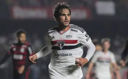 São Paulo perde para o Flamengo e chega a 6 jogos sem vencer no Brasileirão