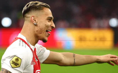 Manchester United insiste em Antony e cogita aumentar ainda mais a oferta pelo atleta