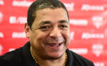 Vampeta crava melhor treinador do Brasil no futuro: “Em cinco anos”