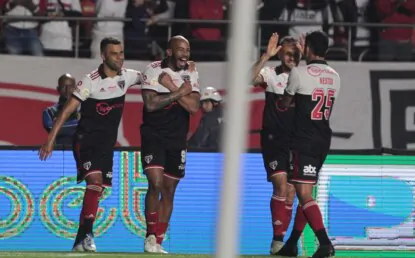 São Paulo goleia Avaí pelo Brasileirão no último jogo antes da final da Sul-Americana