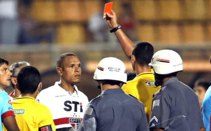 Seleção, Luís Fabiano e racismo: Árbitro da final da Sul-Americana carrega diversas polêmicas