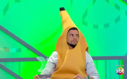 Cicinho se veste de banana em programa e detona jogadores do São Paulo