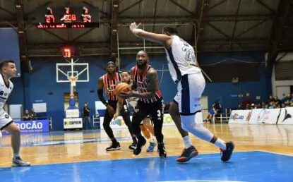 São Paulo estreia no NBB com vitória sobre o Pinheiros