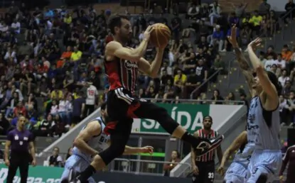 Com triplo-duplo de Elinho, São Paulo derrota a equipe do Caxias do Sul pelo NBB