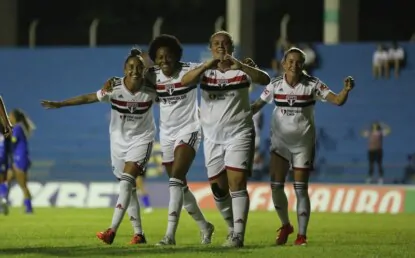 São Paulo faz 3 a 1 no São José e avança à semifinal do Paulista Feminino