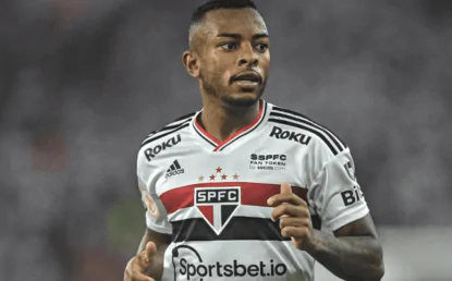 São Paulo precisa contratar um lateral esquerdo para ser titular ou deve apostar em Welington?