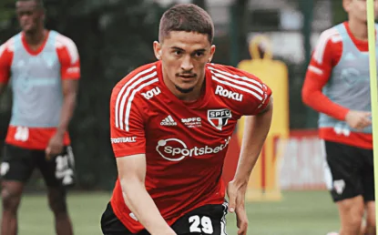 São Paulo quer liberar Pablo Maia no final do ano e tenta convencer clube inglês