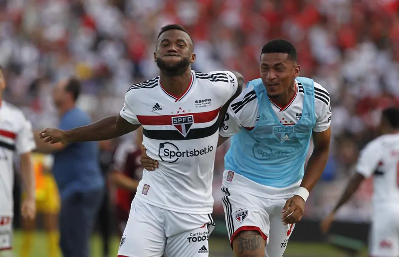 Luan em ação em jogo do São Paulo pelo Campeonato Paulista
