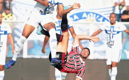 Último São Paulo x Água Santa teve golaço de bicicleta de Calleri no fim