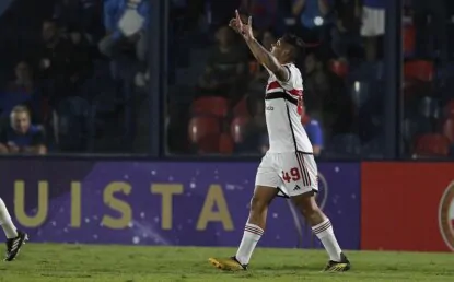 Com dois de Erison, São Paulo vence o Tigre e estreia com vitória na Sul-Americana