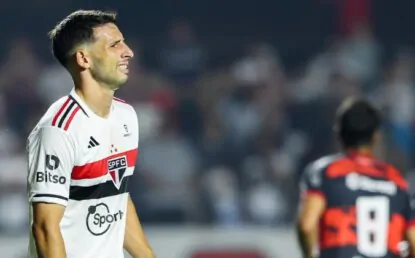 Calleri diz que nunca fez jogo tão ruim pelo São Paulo e alerta: ‘Pior do que hoje, não pode fazer’
