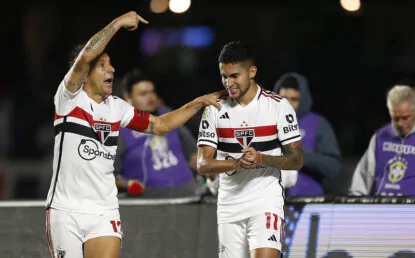 Com o Morumbi lotado, São Paulo vence o Vasco pelo Brasileirão