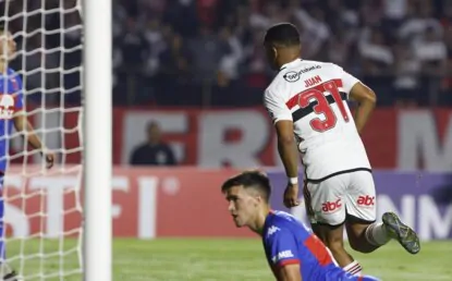 São Paulo vence o Tigre e confirma vaga na próxima fase da Sul-Americana