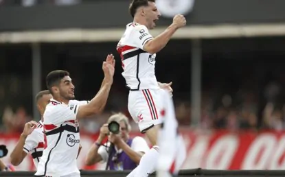 Com recorde de público, São Paulo goleia o Santos no Morumbi