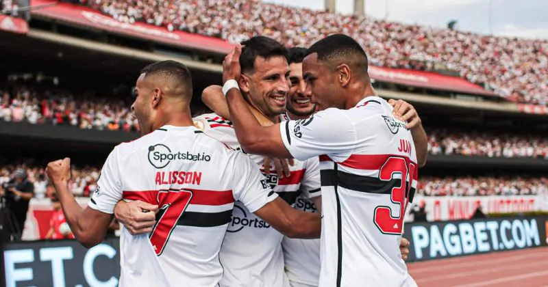 São Paulo venceu o Santos no último fim de semana com recorde de público