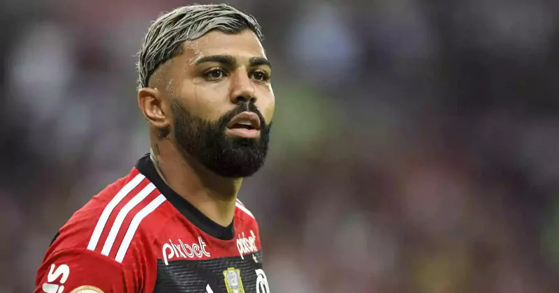 Gabigol reclamou da situação do gramado do Maracanã