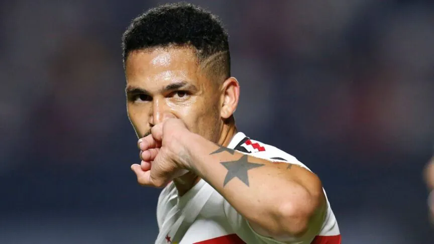 Luciano faz agradecimento irônico à diretoria do Flamengo pela liberação de Dorival Jr