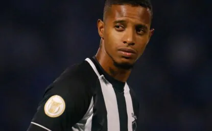 São Paulo cobra dívida milionária do Botafogo pela compra de Tchê Tchê