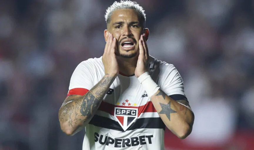 Ex-São Paulo, Ilsinho critica o posicionamento de Luciano: 'Não recompõe e nem se movimenta'