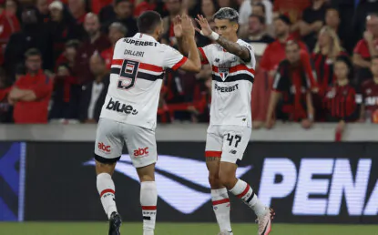 São Paulo vence o Athletico-PR fora de casa e entra no G4 do Brasileirão