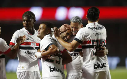 São Paulo vence o Grêmio no MorumBIS e entra no G4 do Brasileirão