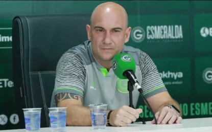 Goiás anuncia saída de treinador antes de jogo decisivo contra o São Paulo pela Copa do Brasil