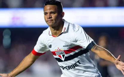 Fora da viagem ao Uruguai, Erick tem a situação atualizada e anima torcida do São Paulo