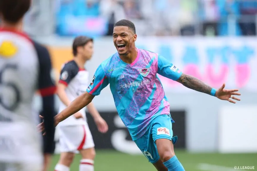 São Paulo corre para fechar com atacante do Japão e repor ausência de André Silva