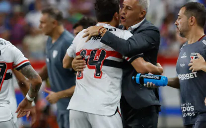 Com um a menos, São Paulo derrota o Fortaleza no Castelão