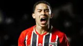 Dois clubes da Europa monitoram Pedro Ferreira, promessa do São Paulo, após brilho na base